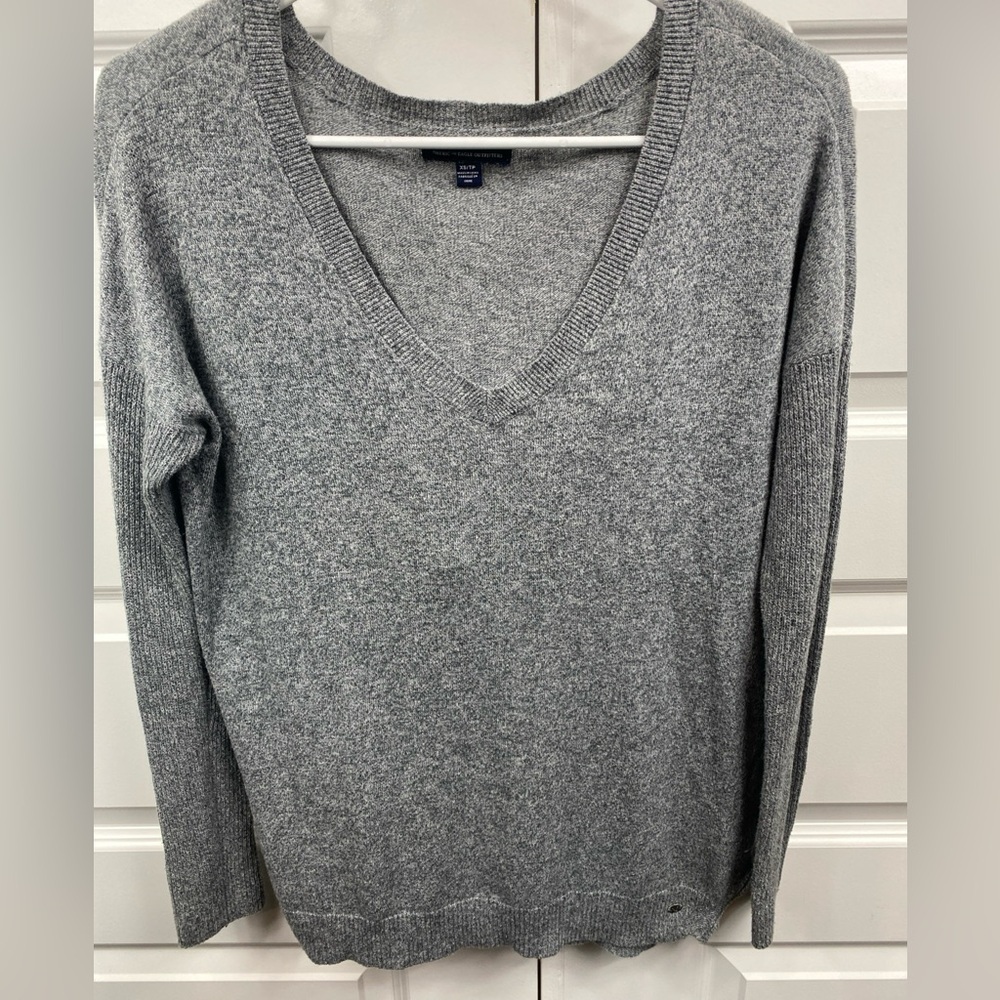 American Eagle Outfitters V-Neck Loose Knit Sweater Gray XS Extra Small Preppy